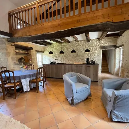 Le Du Prieure بيت للعطل