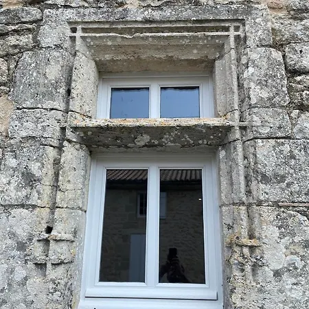 Le Du Prieure Holiday home *
