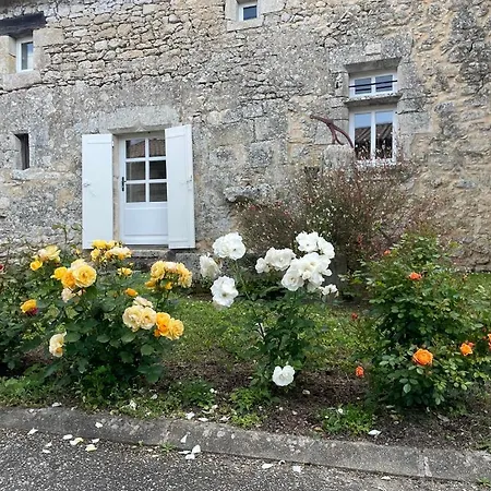 Le Du Prieure بيت للعطل *