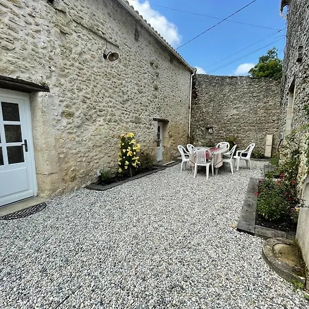 Le Du Prieure