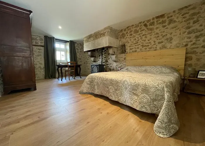 Le Du Prieure Holiday home